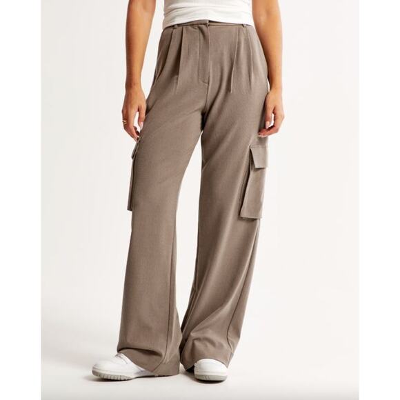 Abercrombie & Fitch Pants - Abercrombie & Fitch Sloane Lightweight Tailored Cargo Pant Beige Womens Sze 27/4